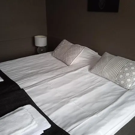 Ellivuori, Ellin Pooli 5 *